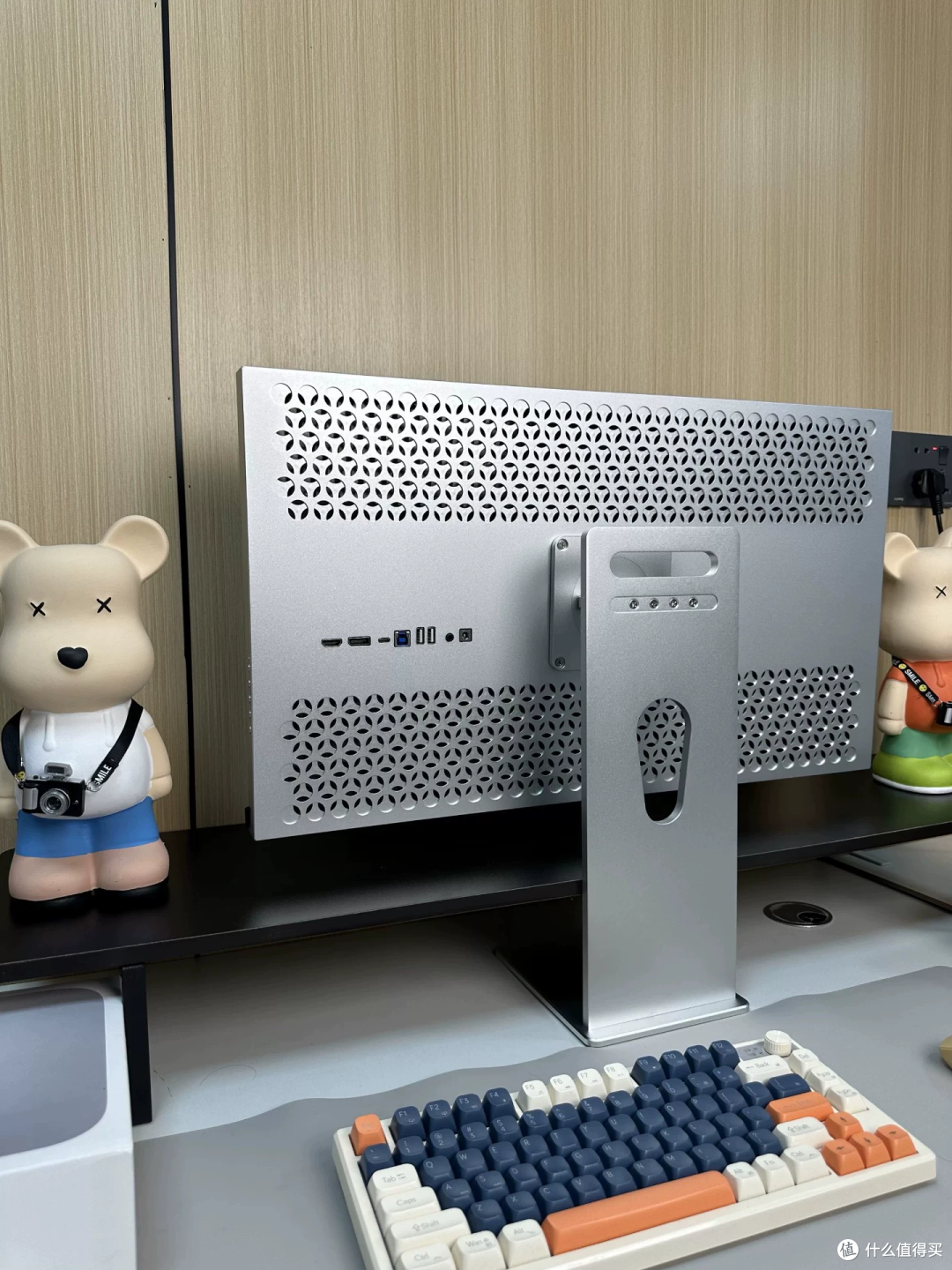 950元32寸LG 4K高刷屏,官方那台10999元差在哪