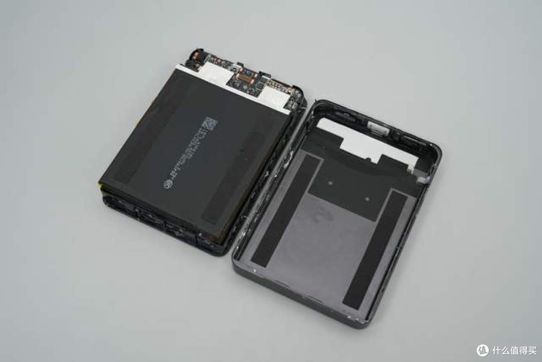 拆解报告:小米金沙江10000mAh 45W 新国标超薄磁吸移动电源