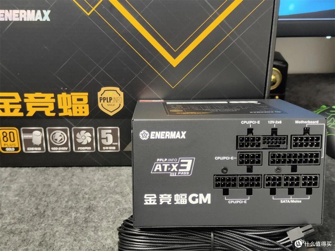 机箱自带触控大屏!这台海景房直接把桌面中控玩明白了