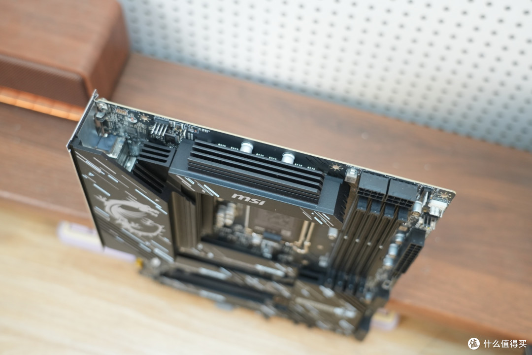 稳扛旗舰U满负载 微星Z890 GAMING PLUS WIFI6E千元神板体验