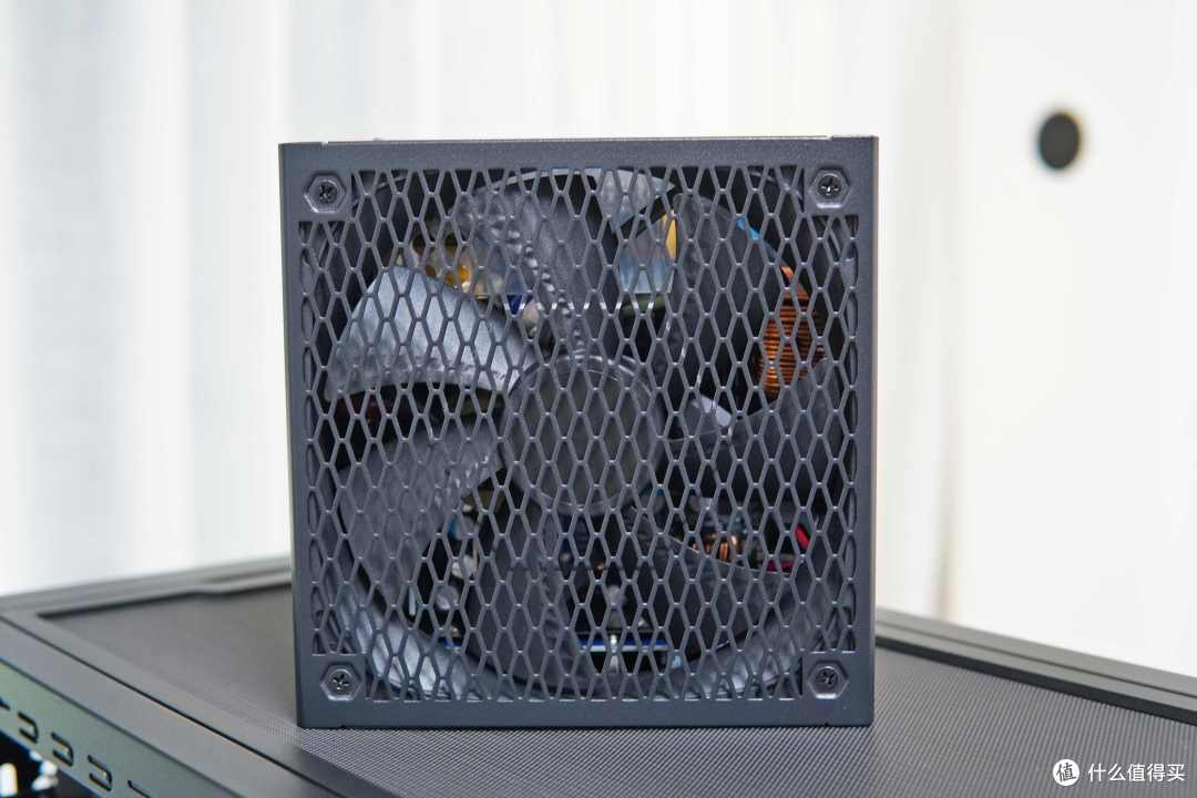 振华LEADEX III P850白金全模组｜稳定可靠的高端电源实测