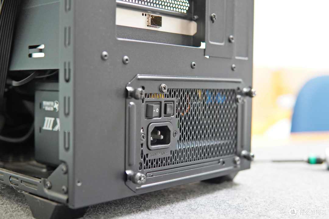 振华LEADEX III P850白金全模组｜稳定可靠的高端电源实测