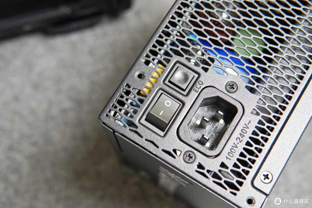 振华LEADEX III P850白金全模组｜稳定可靠的高端电源实测