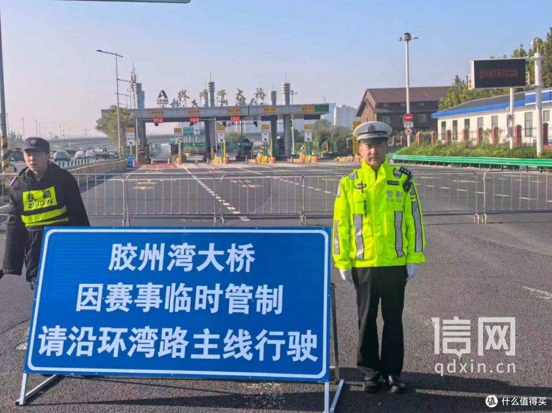 青岛交警护航“2026青达环保青岛胶州湾大桥马拉松”赛事交通安保工作（来源：青岛交警）