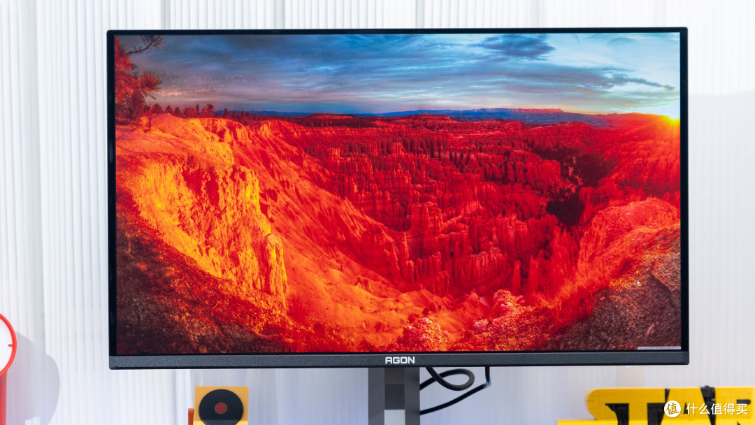 4K 240Hz 的 QD-OLED 天花板：AGON 昊天 Max AG326UZD2 评测