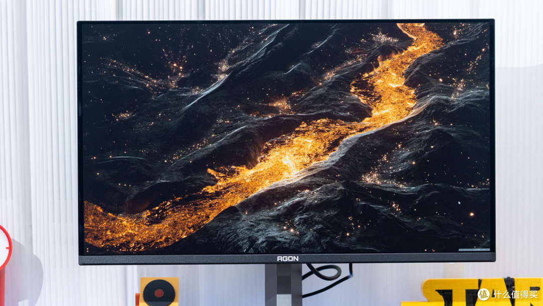 4K 240Hz 的 QD-OLED 天花板：AGON 昊天 Max AG326UZD2 评测