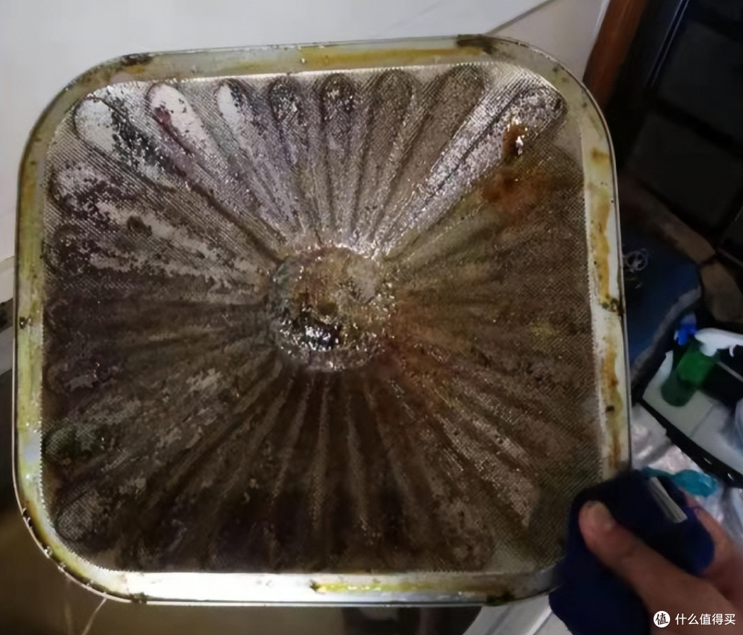 不做冤大头!油烟机清洗一次不低于百元。换滤网,10几块钱搞定
