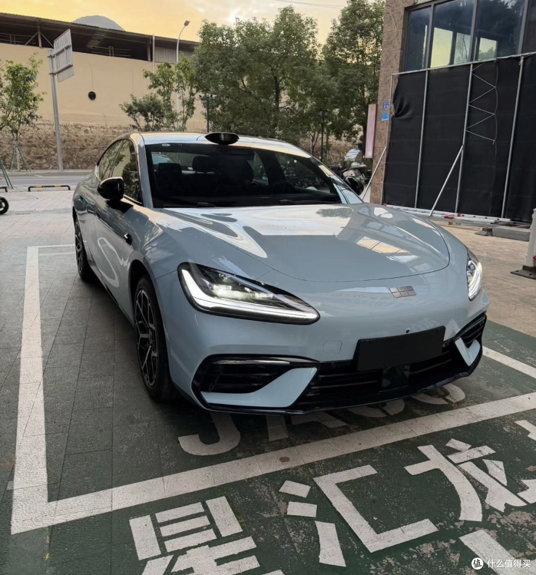 银河TT：15万级800V纯电轿跑实测