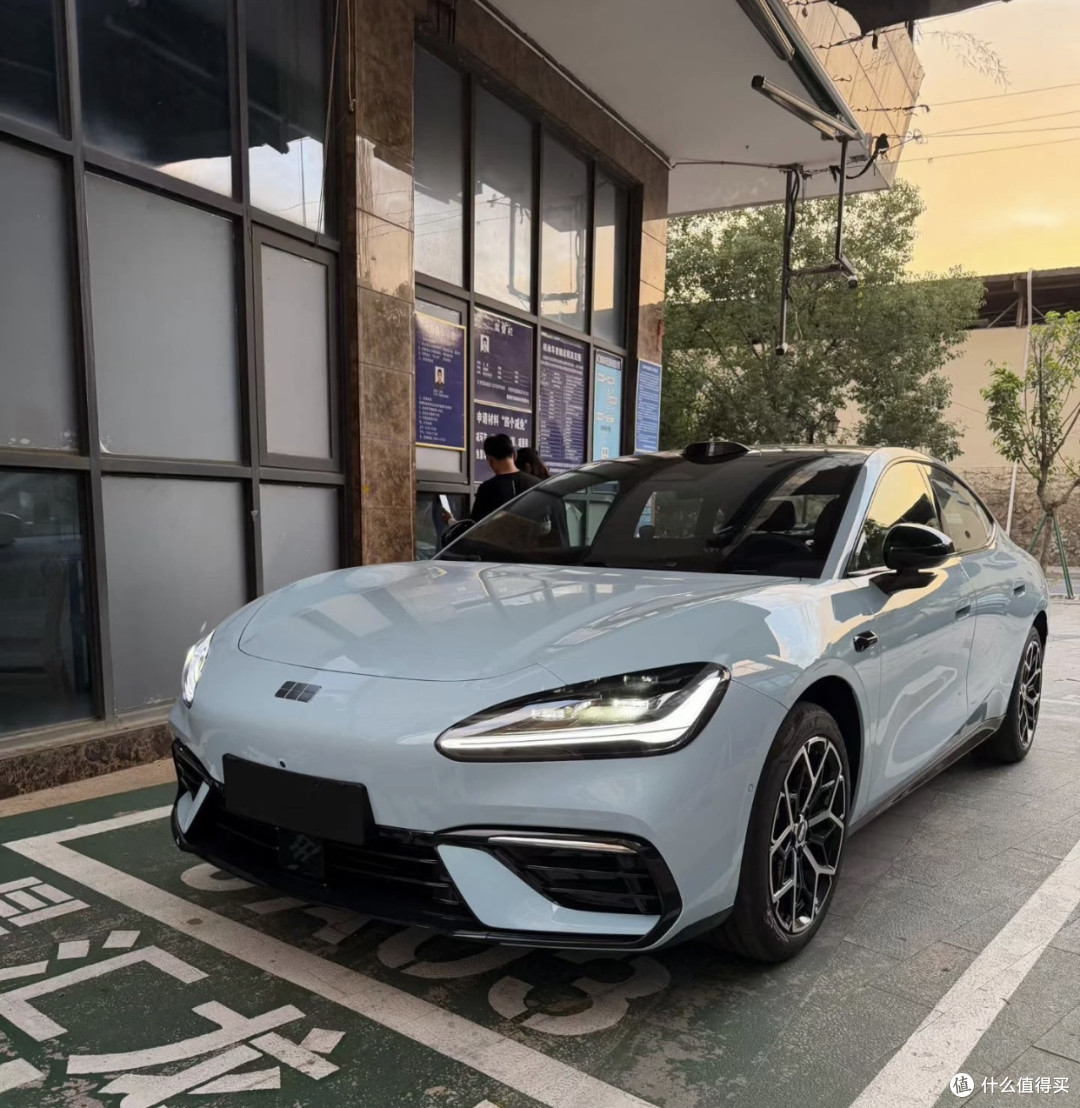 银河TT：15万级800V纯电轿跑实测
