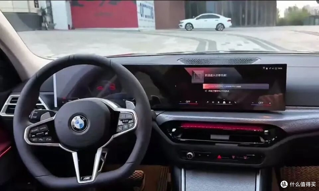 330Li是均衡的后驱轿车