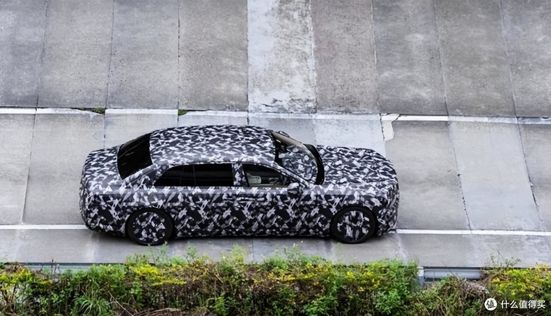 比亚迪史上最贵一台车：鼎曜冲200万，谁给的底气？