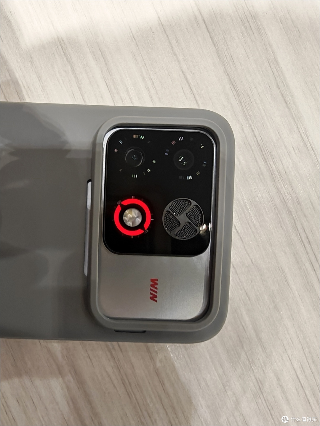 荣耀WIN2开箱:万毫安+双风扇,这配置太狠了
