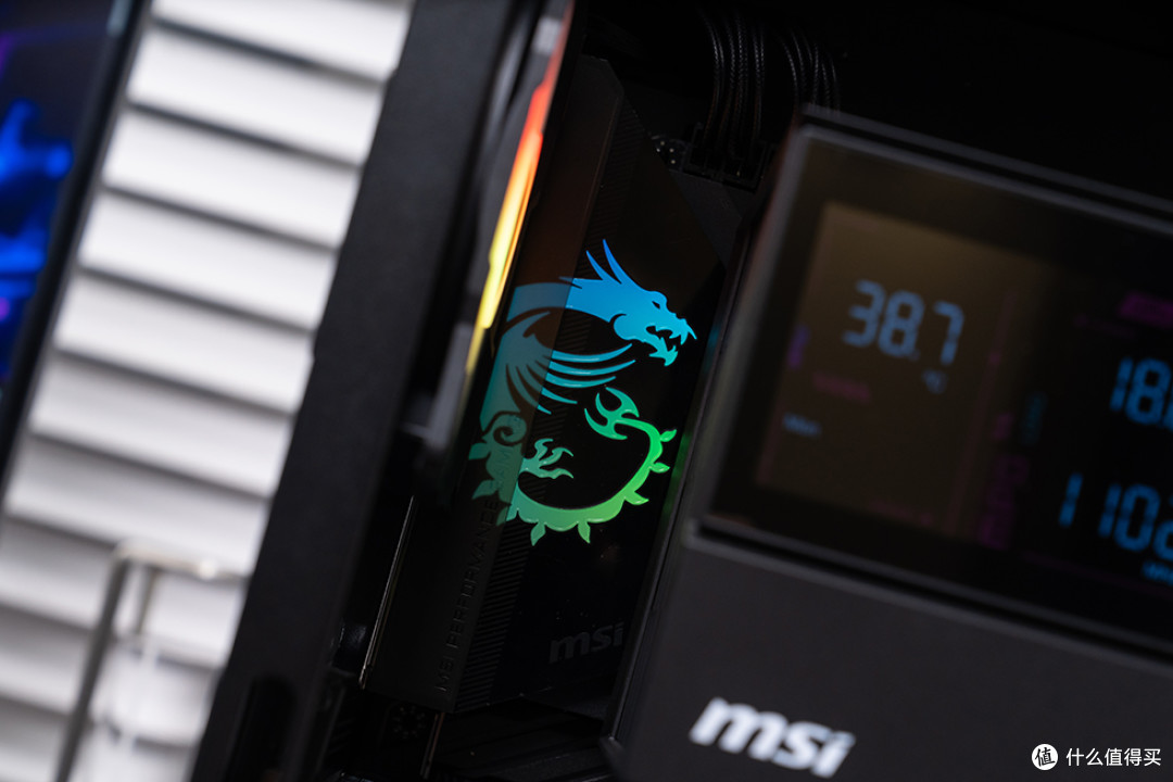 微星 MPG COREFROZR AP15：面向X3D优化、带数显的非对称双塔风冷