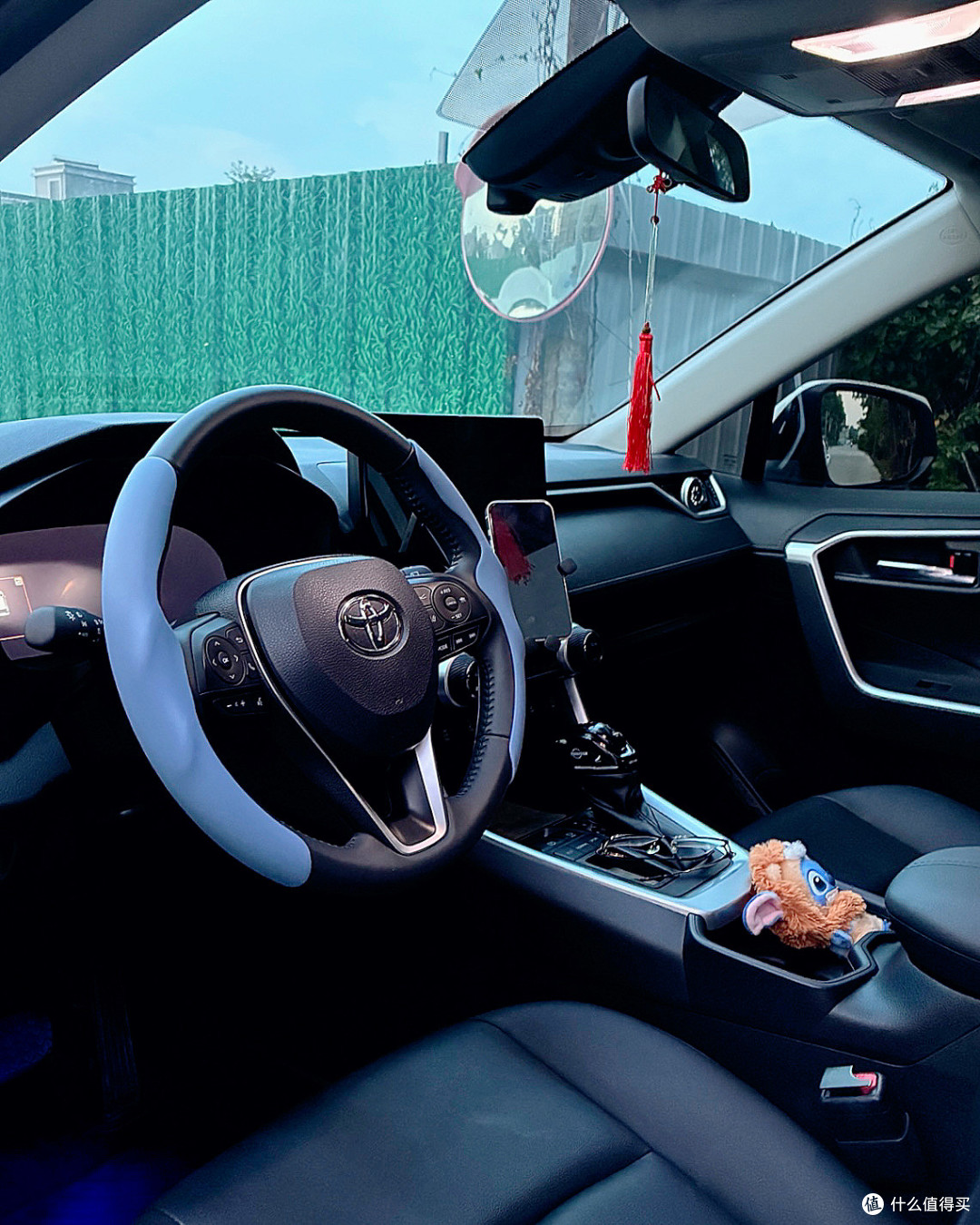沉浸式试驾｜十几万家用丰田RAV4，是家用神车还是工业垃圾？