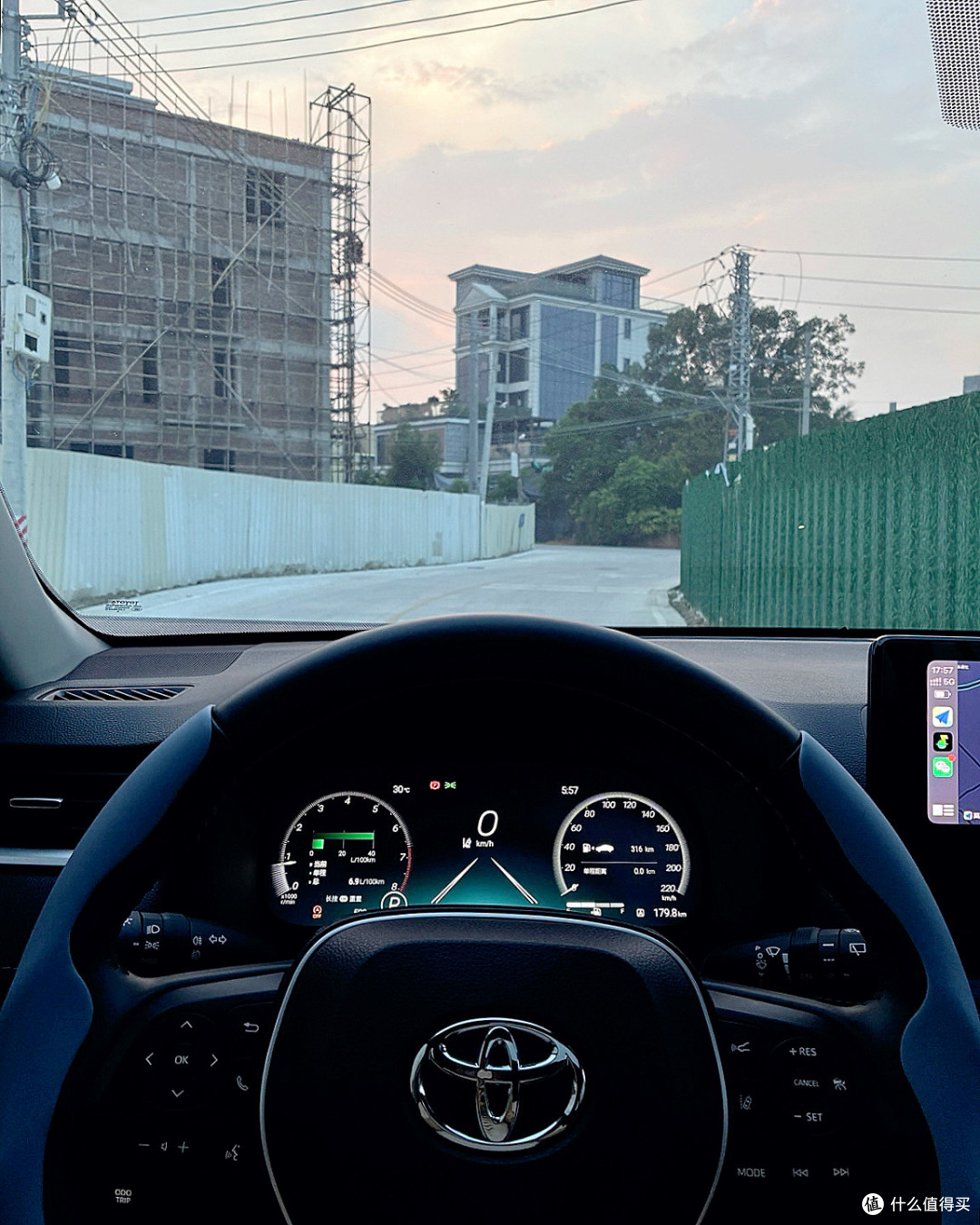 沉浸式试驾｜十几万家用丰田RAV4，是家用神车还是工业垃圾？