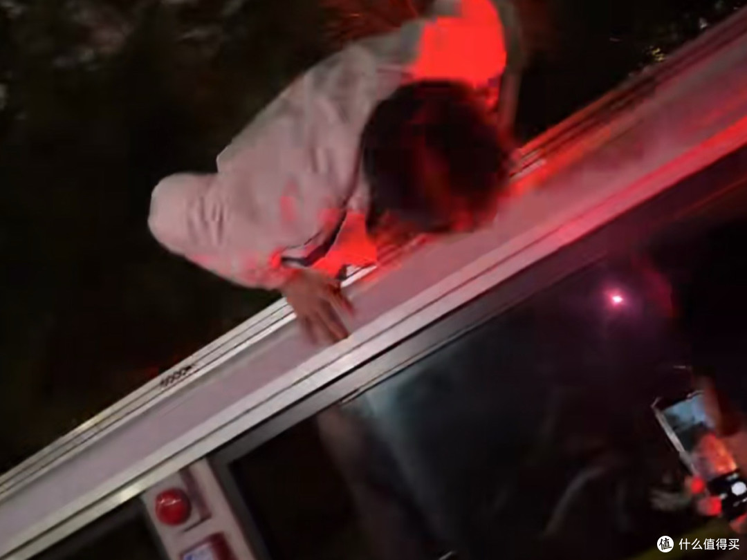首尔丧尸巴士吓到乘客尖叫,这体验值不值得专门去一趟