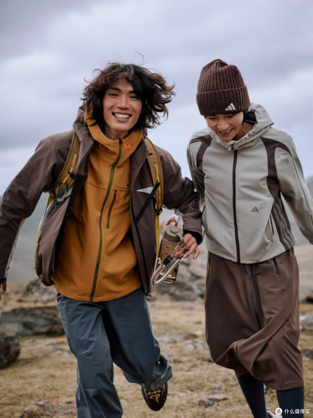 从城市早高峰到户外轻徒步：adidas山川里户外生活通勤与户外两穿