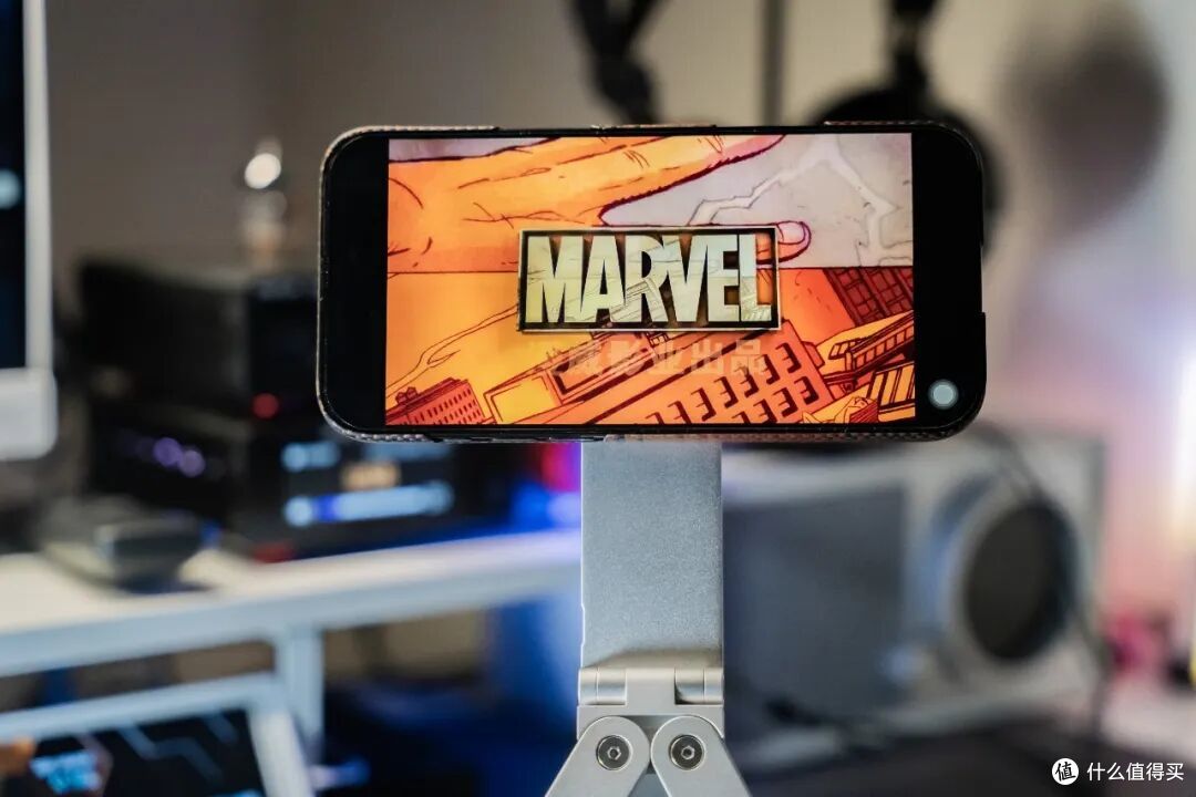 买不起iPhone18Pro,老iPhone秒扩8TB,只需要一个手机支架