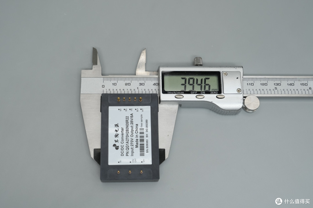 内部竟灌胶散热!军陶140W 1/4砖电源模块解析