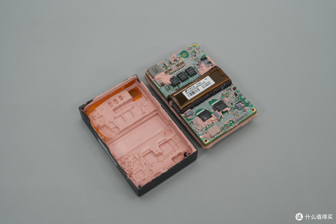 内部竟灌胶散热!军陶140W 1/4砖电源模块解析