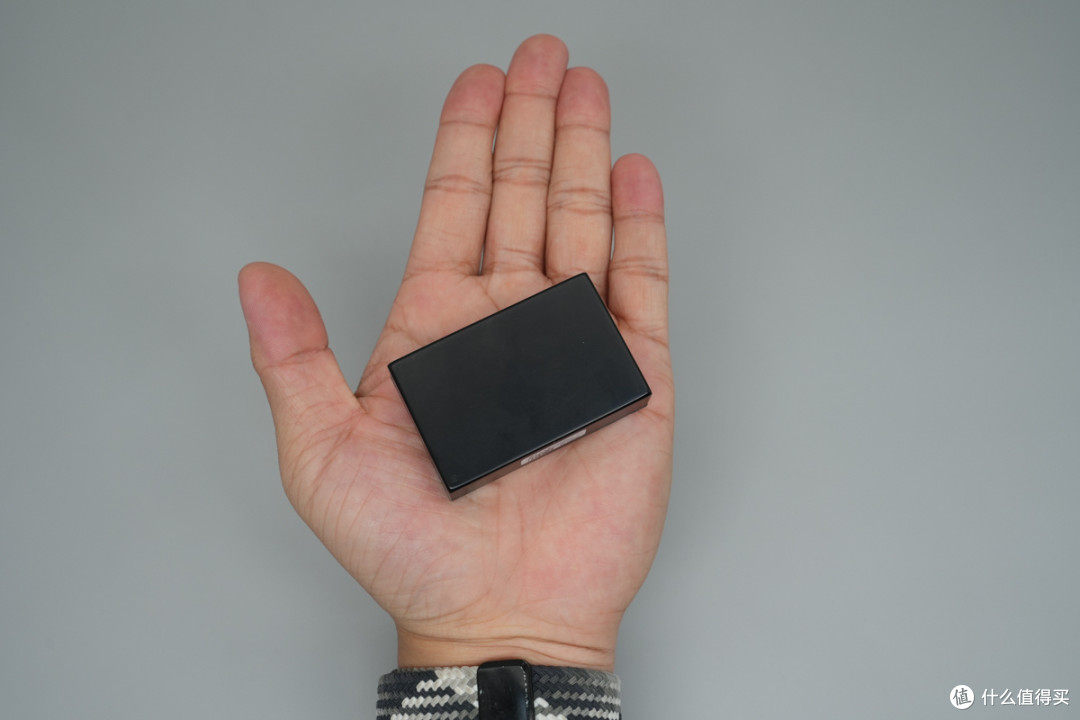 内部竟灌胶散热!军陶140W 1/4砖电源模块解析