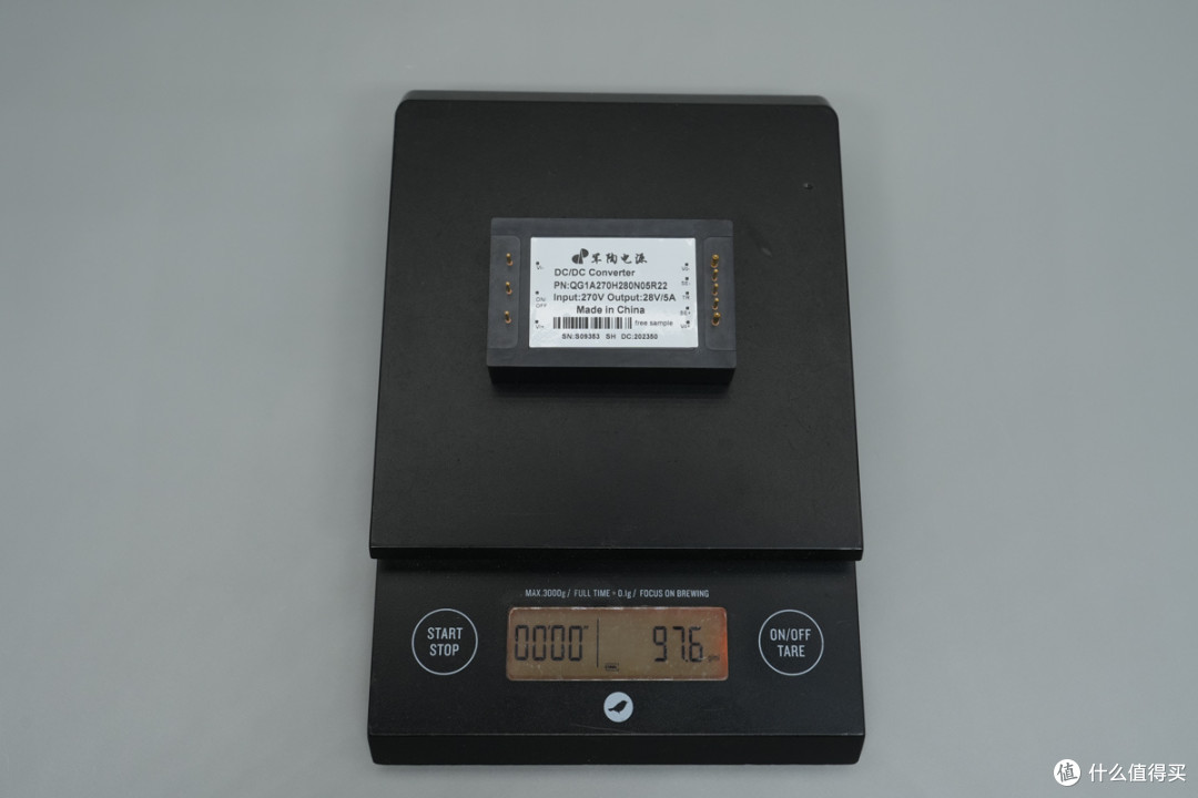内部竟灌胶散热!军陶140W 1/4砖电源模块解析