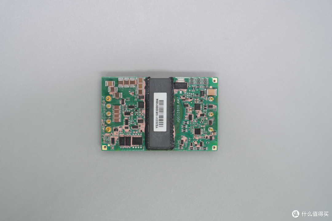 内部竟灌胶散热!军陶140W 1/4砖电源模块解析