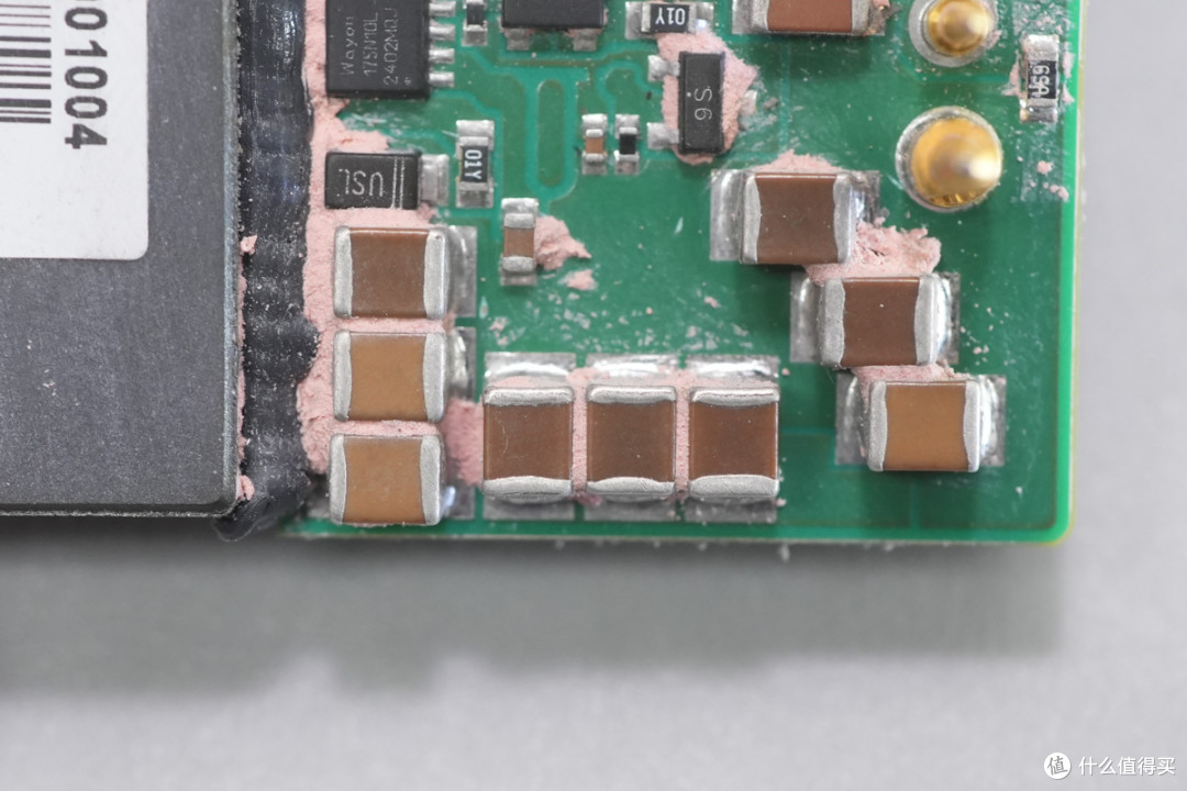 内部竟灌胶散热!军陶140W 1/4砖电源模块解析