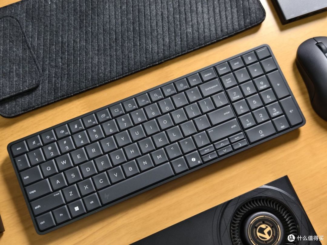 HP EliteBoard G1a评测:一块“键盘”走天下,移动办公新思路
