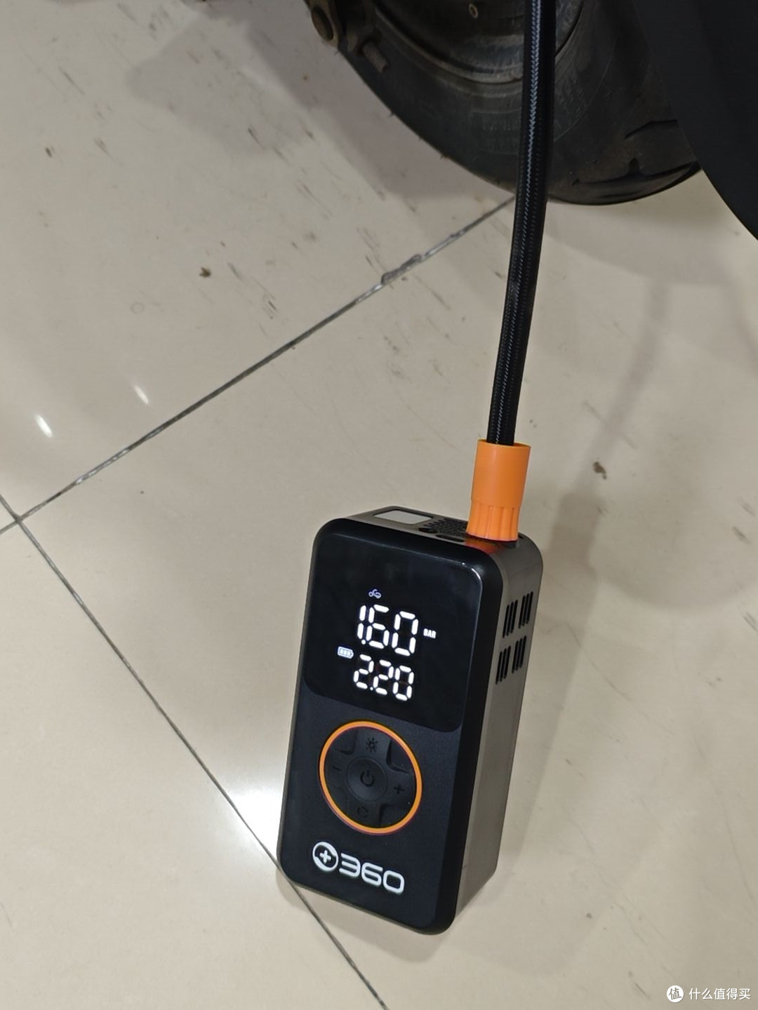 360无线充气泵实测：五十多块钱的价格，做工还挺精细的