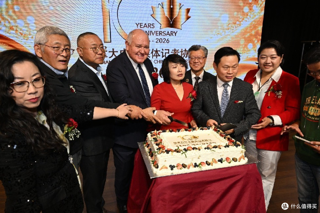加拿大共工社携手VIVA家居庆贺加拿大中文媒体记者协会成立十周年