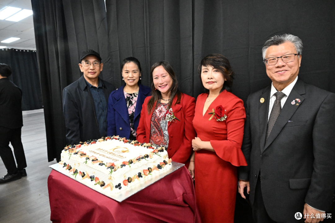 加拿大共工社携手VIVA家居庆贺加拿大中文媒体记者协会成立十周年