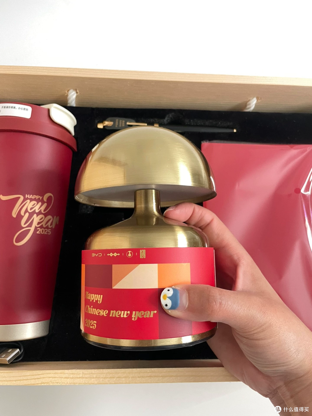 50块能捡漏去年比亚迪的新年礼盒,四件套带个大木盒,你看值不值