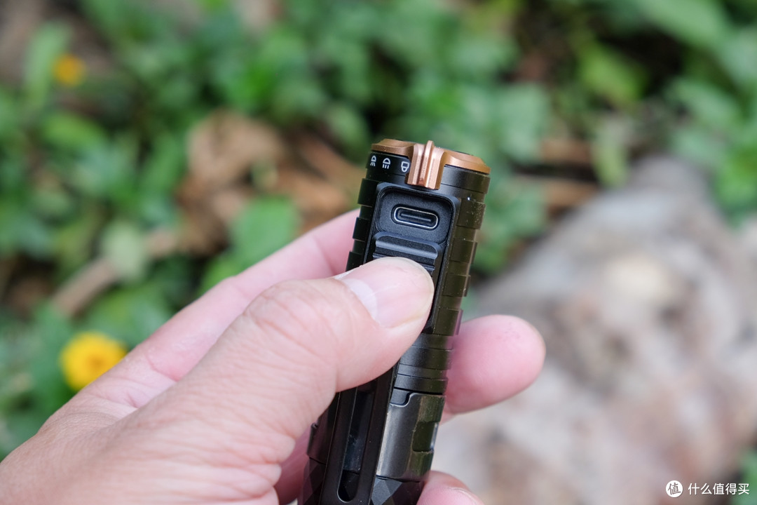 既是头灯也是手电,Fenix HM71R V2.0把工业照明的痛点都解了