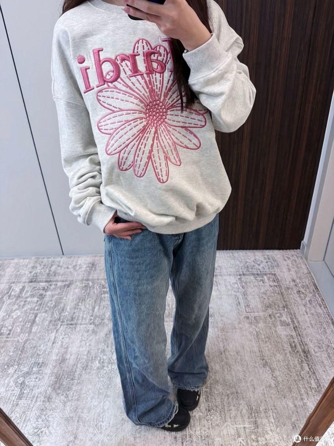 刺绣小雏菊卫衣,宽松显瘦不挑人