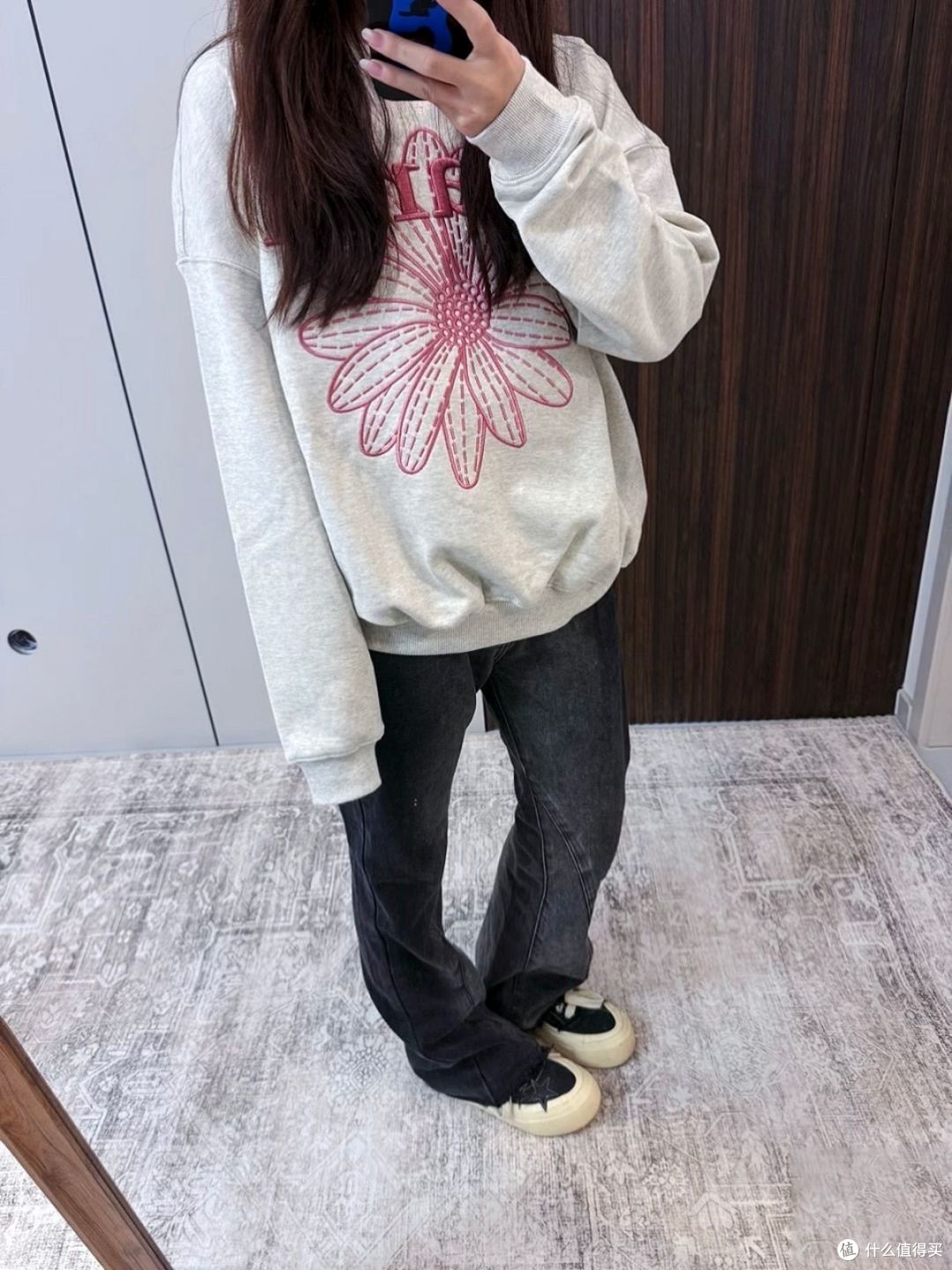 刺绣小雏菊卫衣,宽松显瘦不挑人