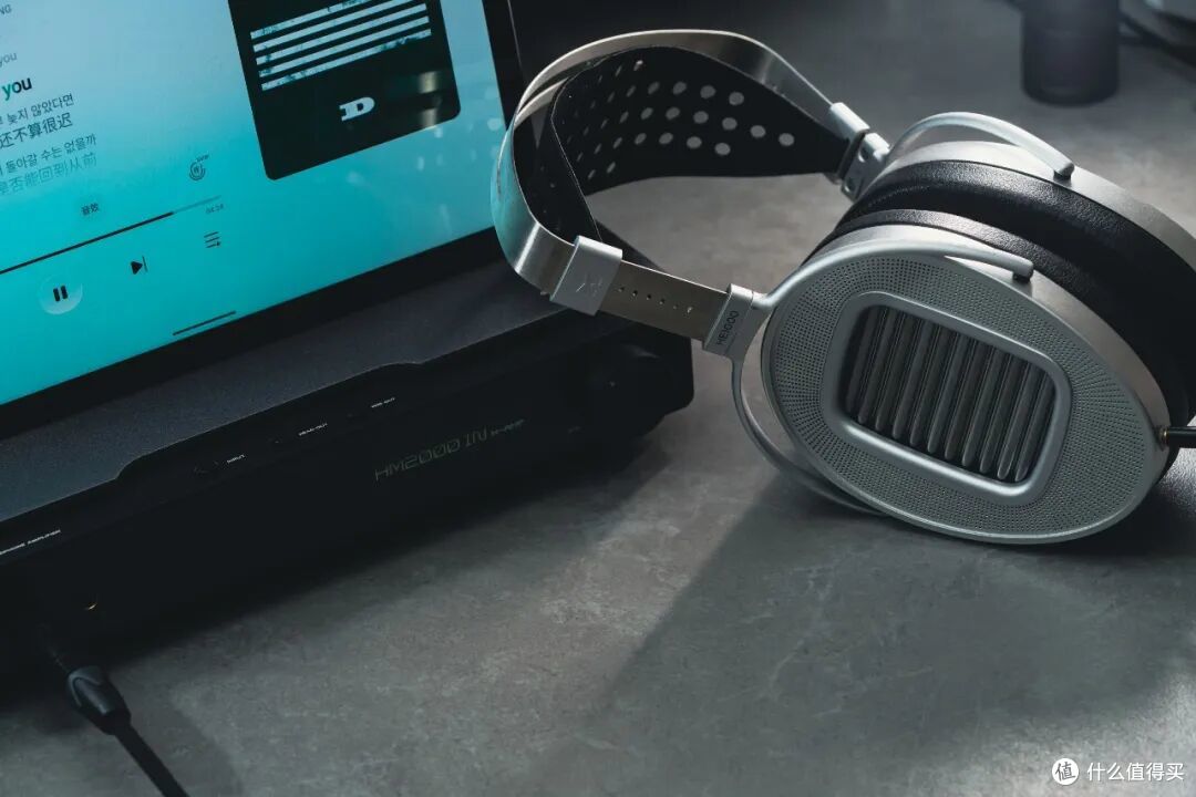HIFIMAN HM2000+小夜曲底座 合体状态的表现