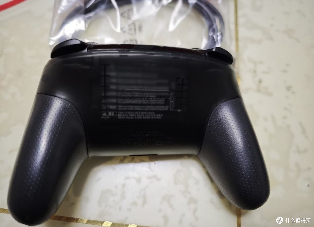 Switch Pro手柄握持与体感评测