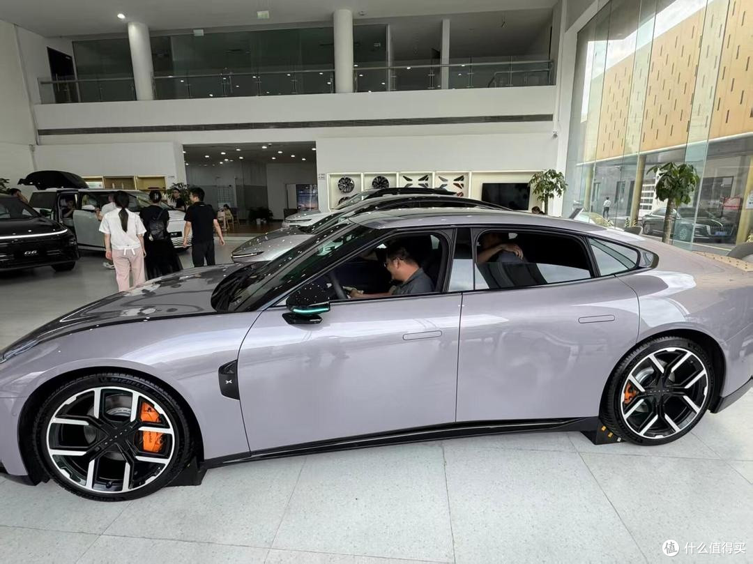小鹏P7:人车合一的驾驶乐趣