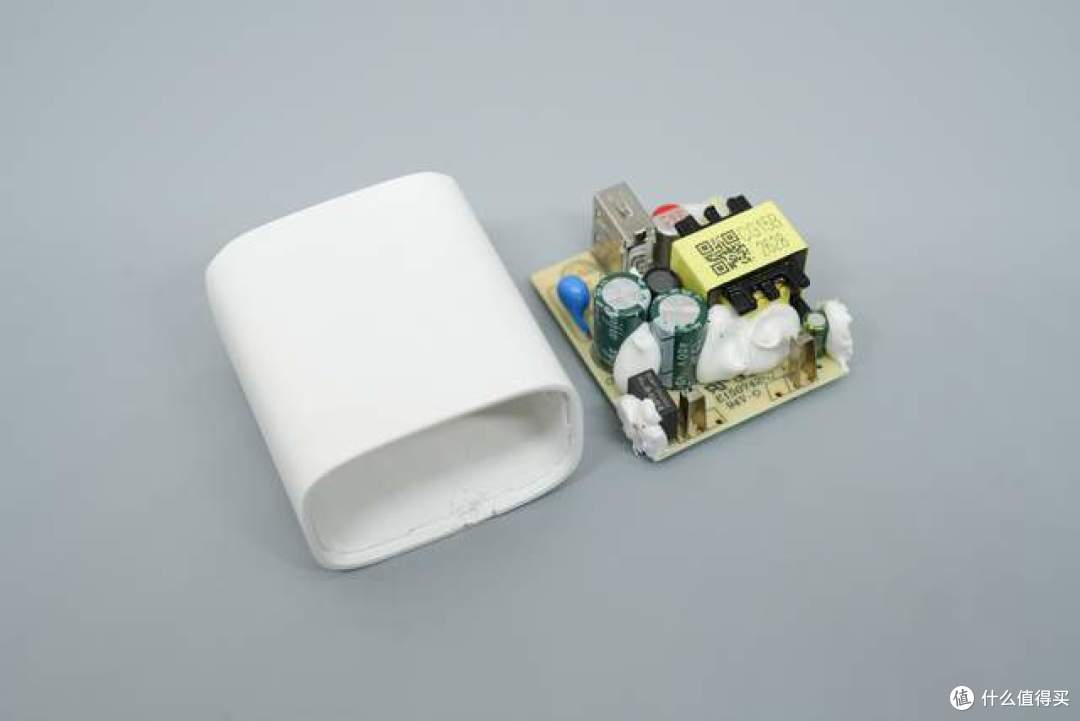 小功率电源依然刚需!荣耀亲选15W IoT专用充电器拆解