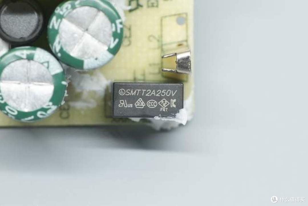小功率电源依然刚需!荣耀亲选15W IoT专用充电器拆解