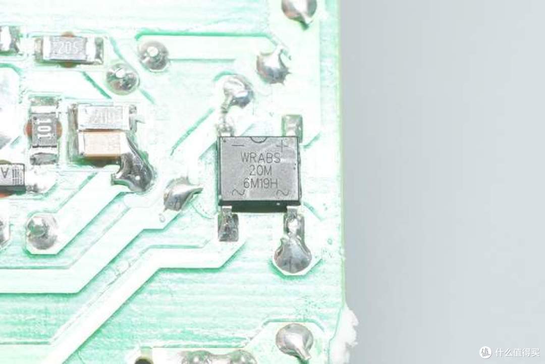 小功率电源依然刚需!荣耀亲选15W IoT专用充电器拆解