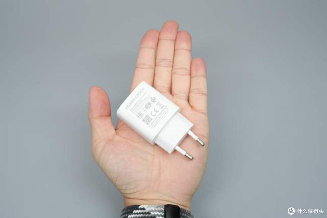 小功率电源依然刚需!荣耀亲选15W IoT专用充电器拆解