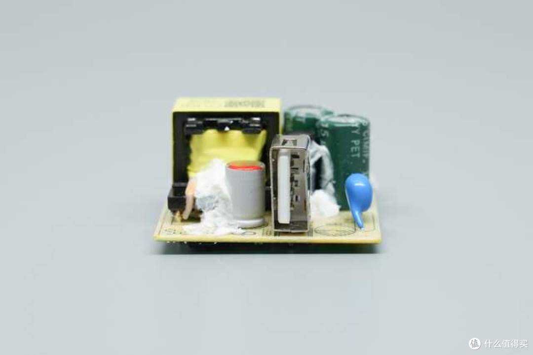 小功率电源依然刚需!荣耀亲选15W IoT专用充电器拆解