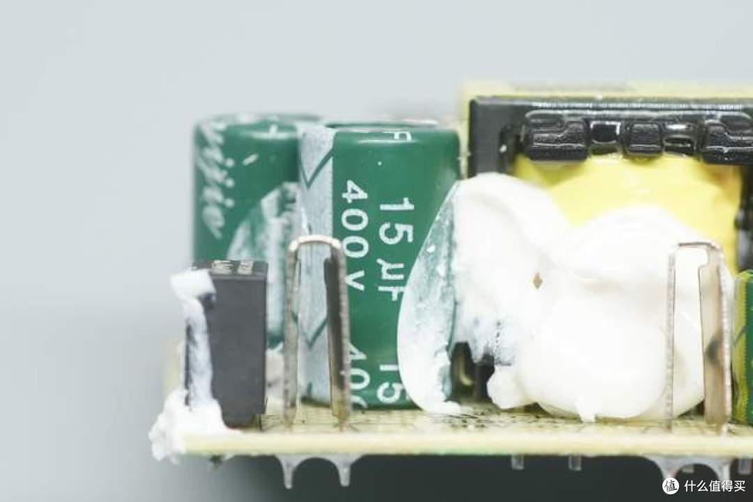 小功率电源依然刚需!荣耀亲选15W IoT专用充电器拆解
