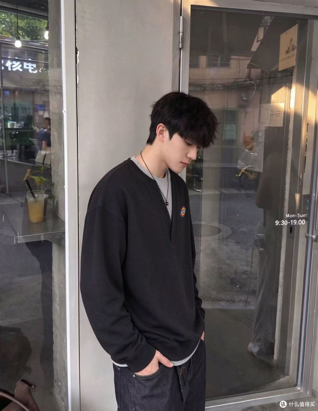 假两件的省心,在于不用真的叠穿