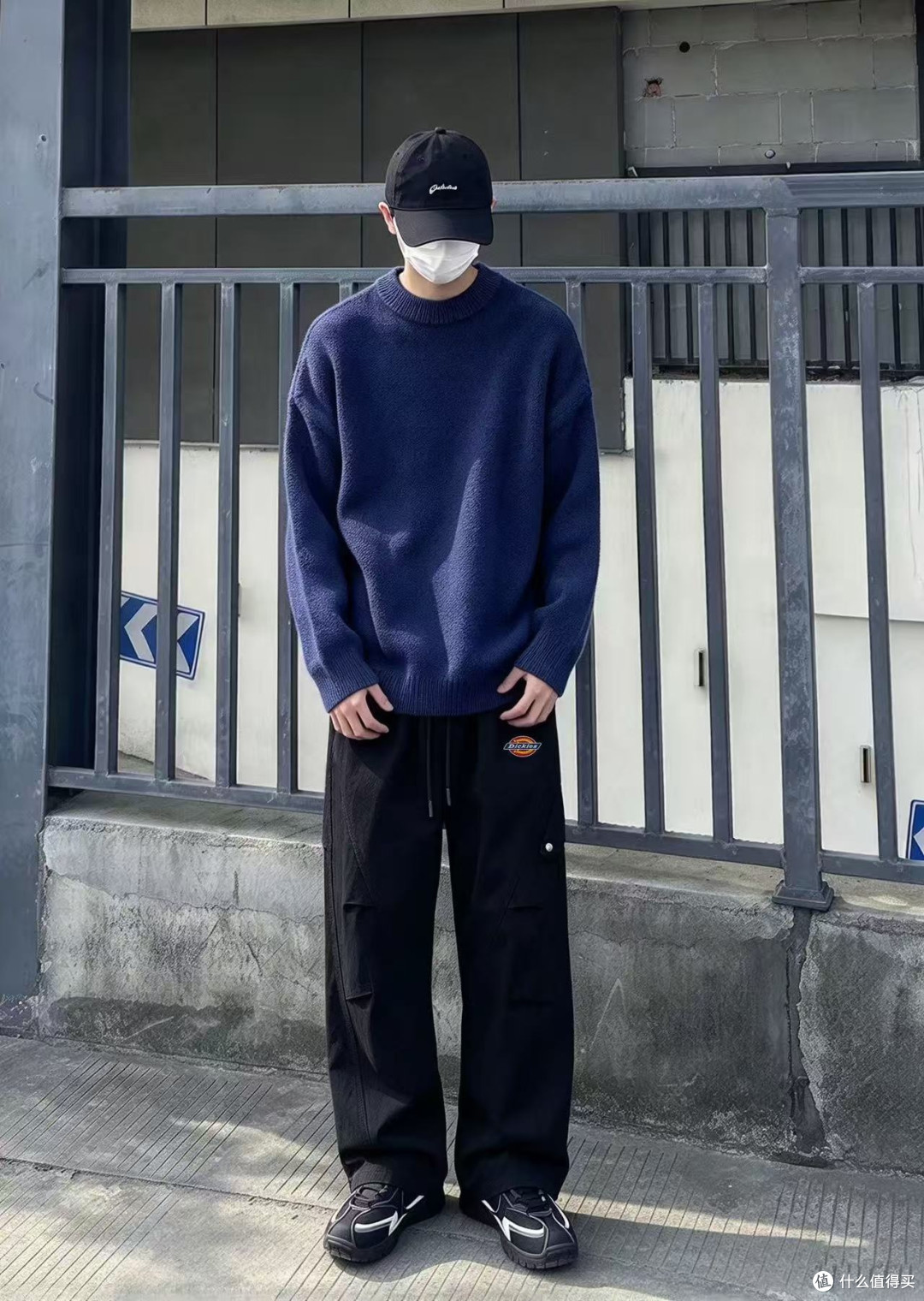 加绒工装裤的暖,靠的是内里复合绒不是厚度堆叠