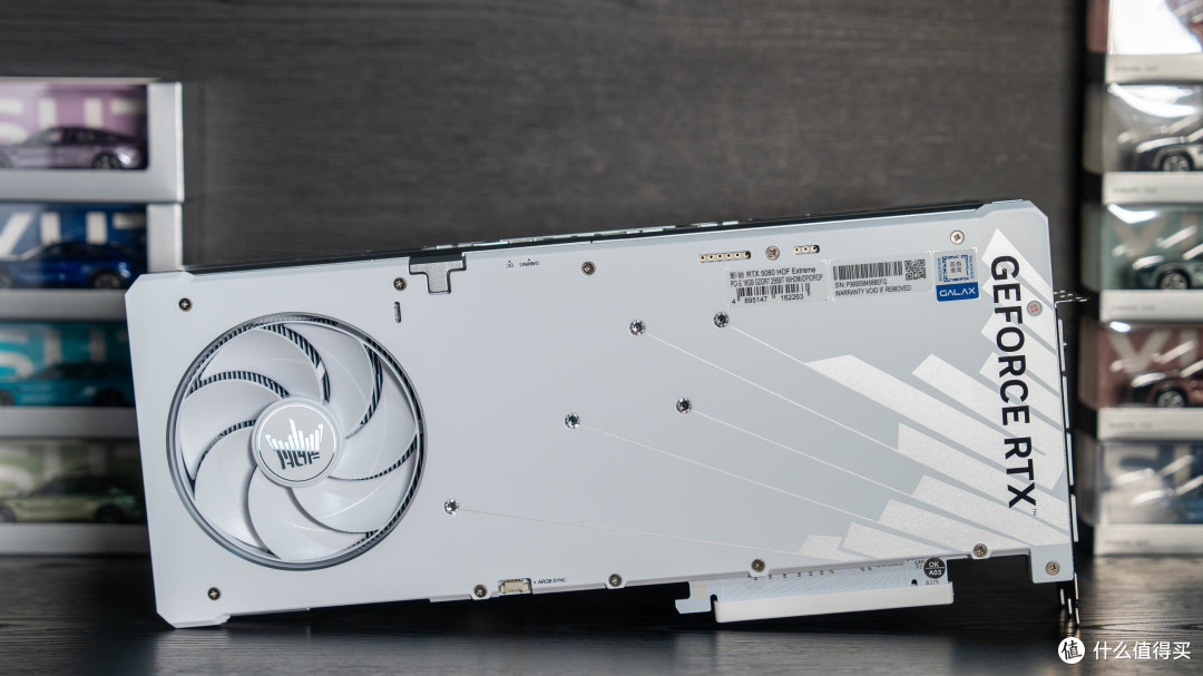 13颗施华洛世奇水晶加身!全新影驰RTX 5080 HOF Extreme显卡实测