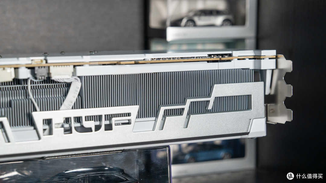 13颗施华洛世奇水晶加身!全新影驰RTX 5080 HOF Extreme显卡实测