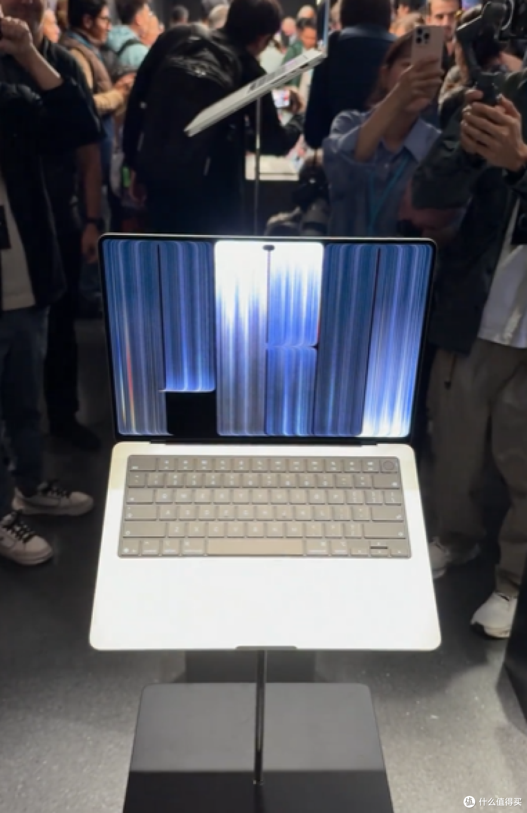 触控MacBook Pro真机长这样